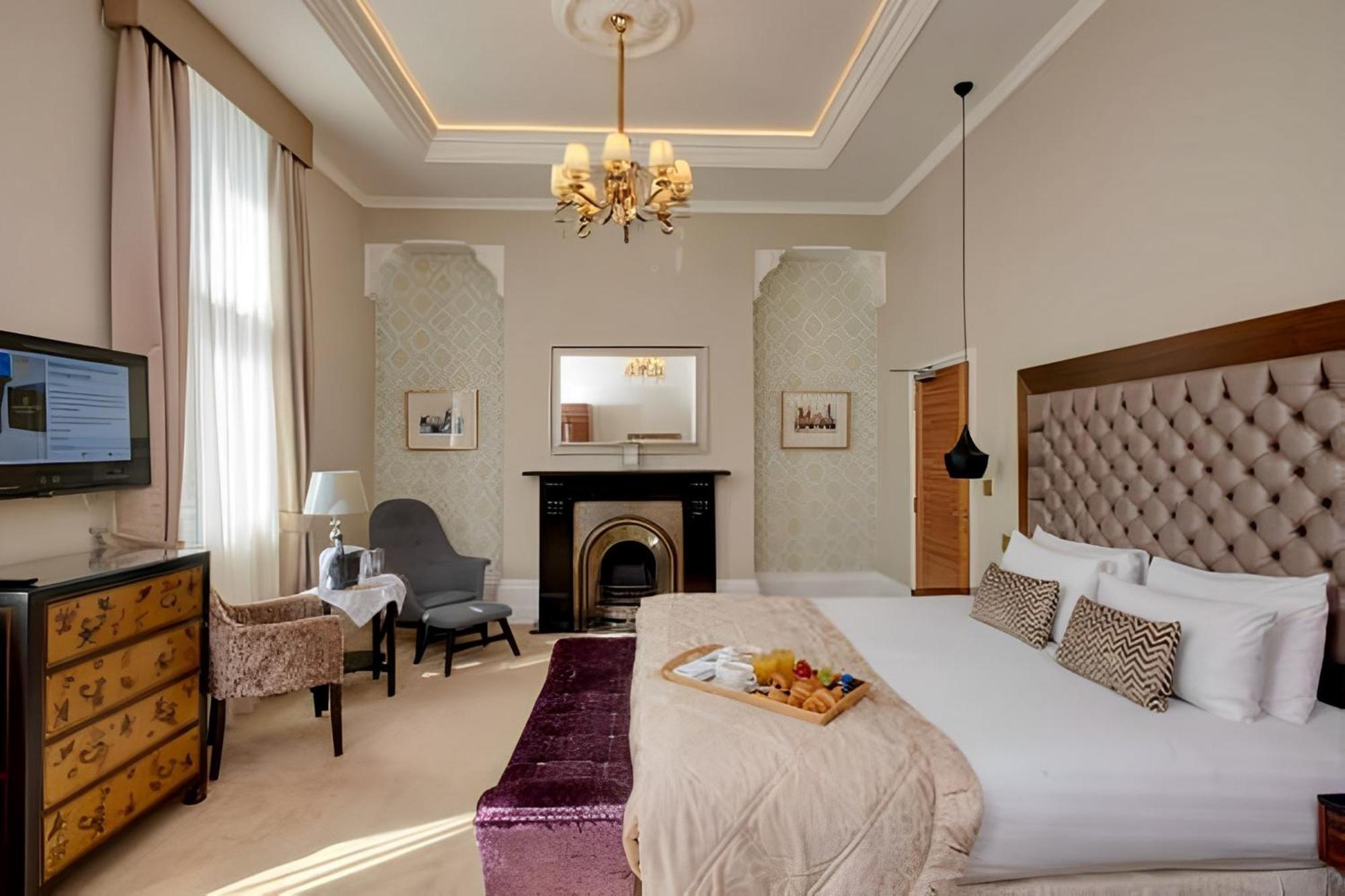 The Lansbury Heritage A Sunday - Canary Wharf Londen